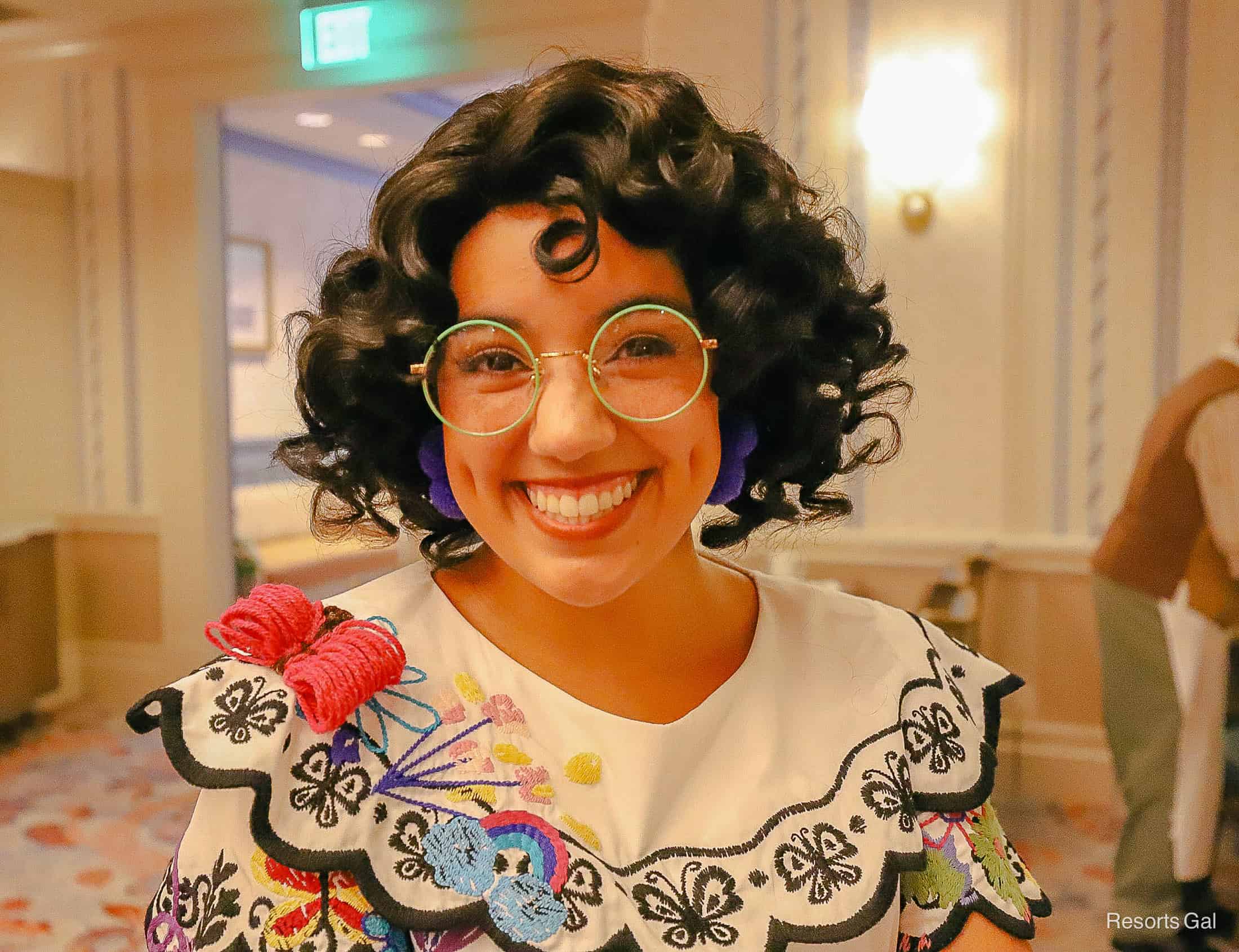 Mirabel close-up with green glasses at 1900 Park Fare Character Breakfast 