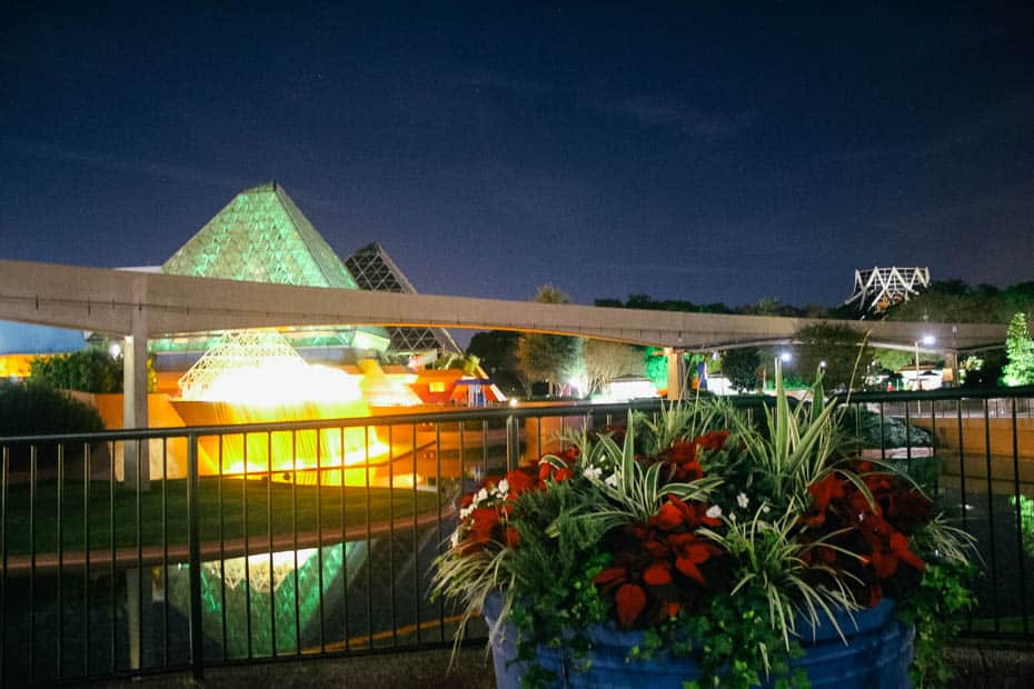 Christmas at Epcot (With Lots of Photos) Resorts Gal