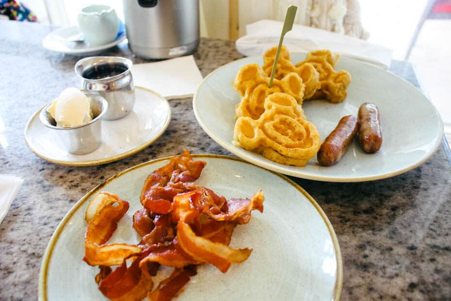 Brunch at Grand Floridian Cafe with allergy friendly waffles. 