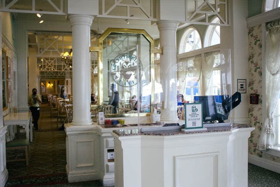 Grand Floridian Cafe entrance 