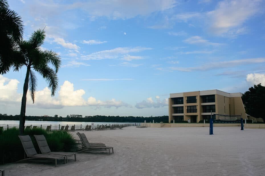 ContemporaryResort21 230