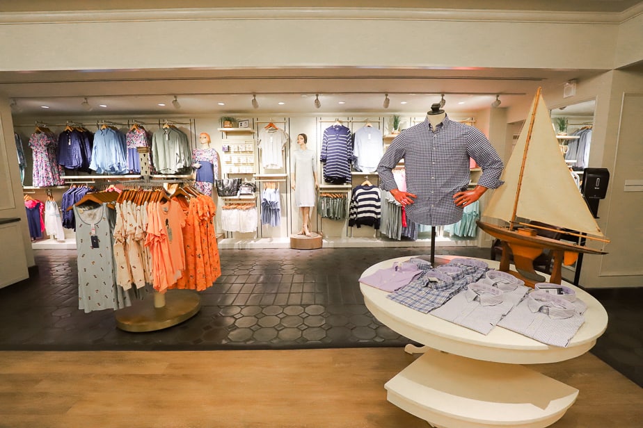 disney yacht club gift shop hours