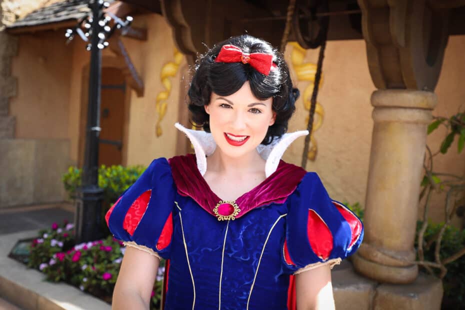 Meet Snow White at Disney World