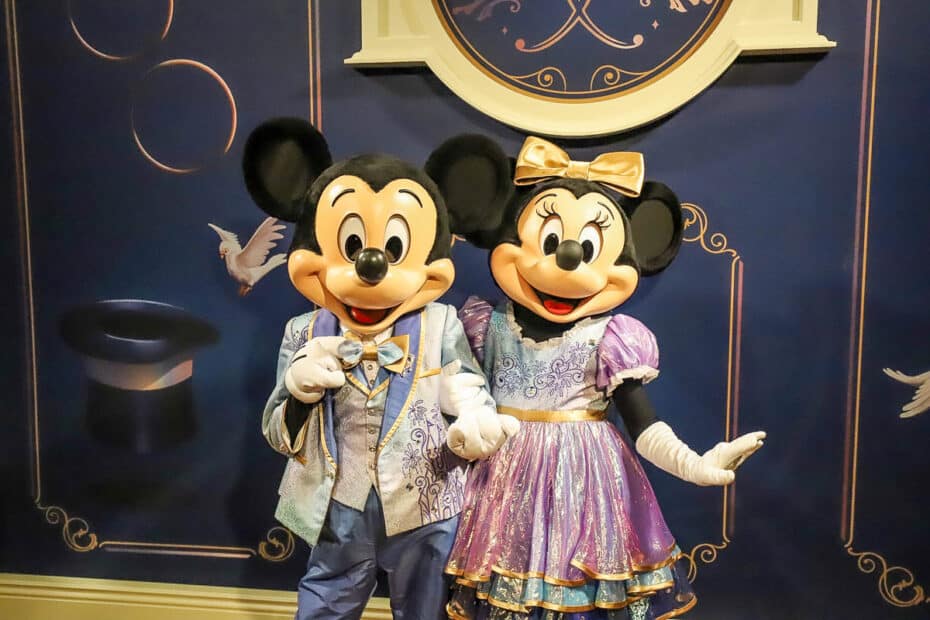 mickey and minnie disney world