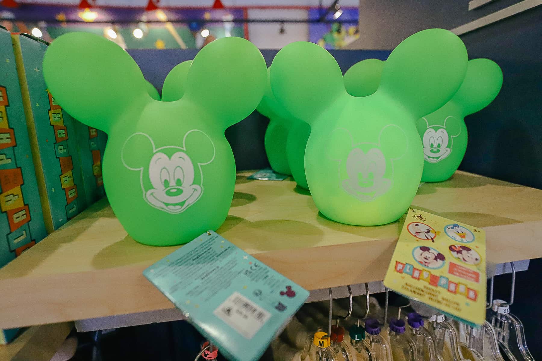 a green light up balloon lamp 