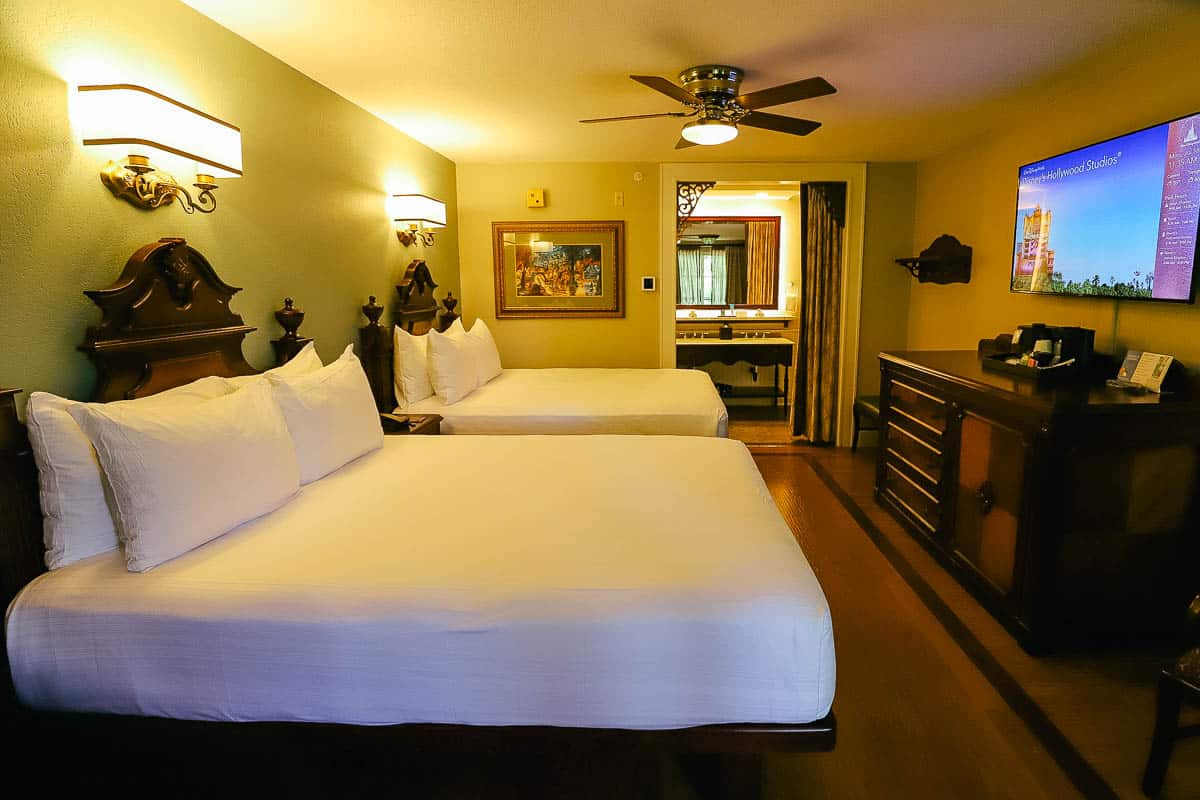 a standard room with two queen size beds | Port Orleans French Quarter Review 