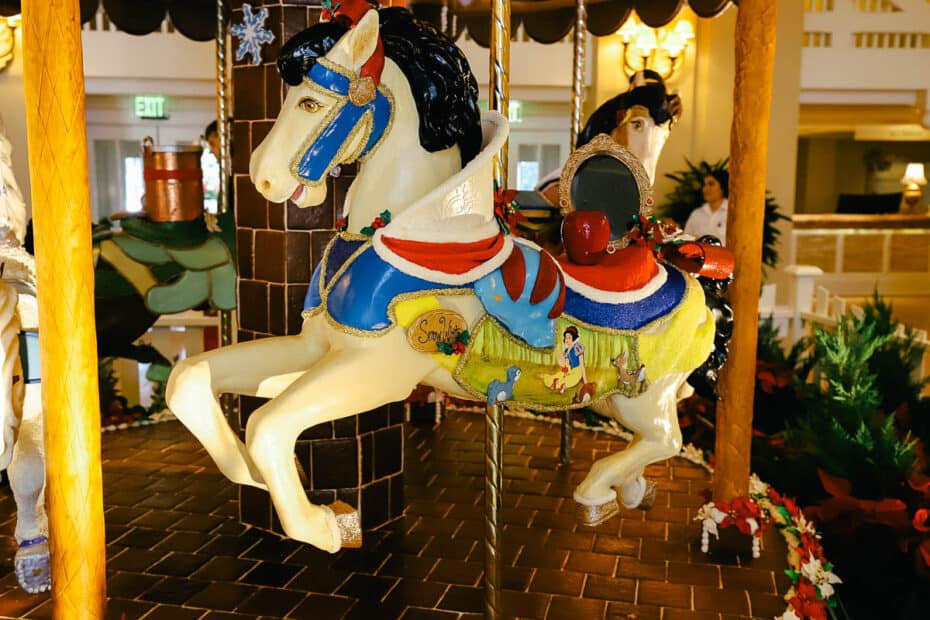 BeachClubGingerbreadCarousel2022 37