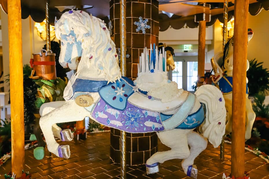 BeachClubGingerbreadCarousel2022 39