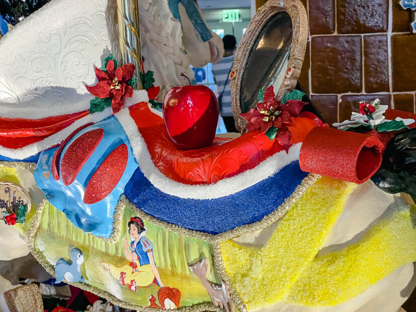 BeachClubGingerbreadCarousel2022 66