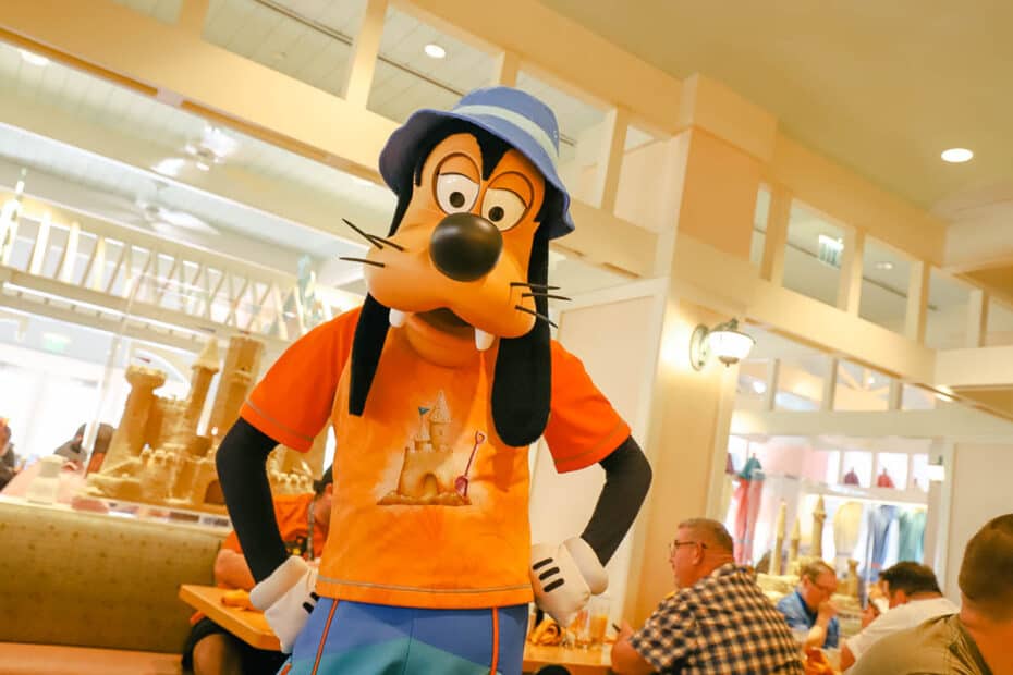 Character dining at Disney World 