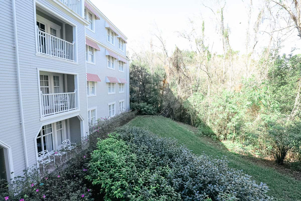 do all disney yacht club rooms have balconies