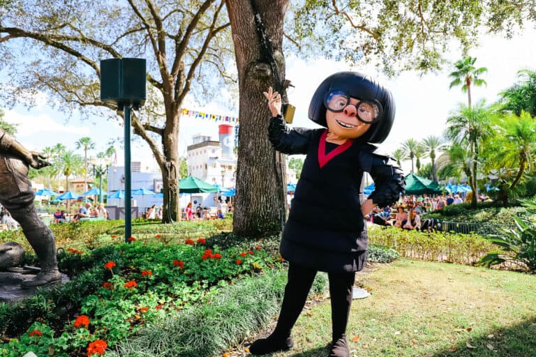 Meet Edna Mode at Disney World (New Character Sighting at Hollywood Studios)