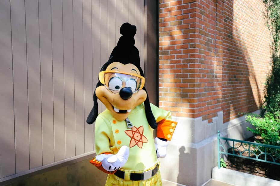Max Goof meets in his Powerline cosplay look at Hollywood Studios.