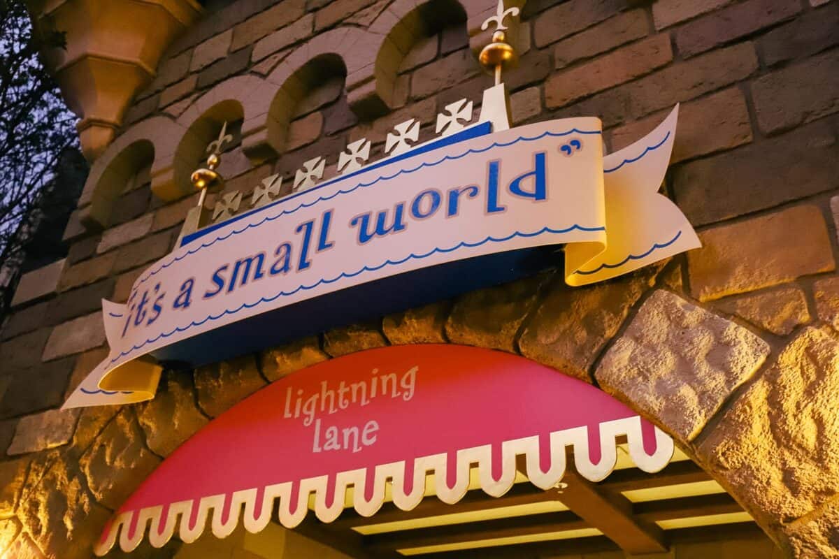 itsasmallworld 007