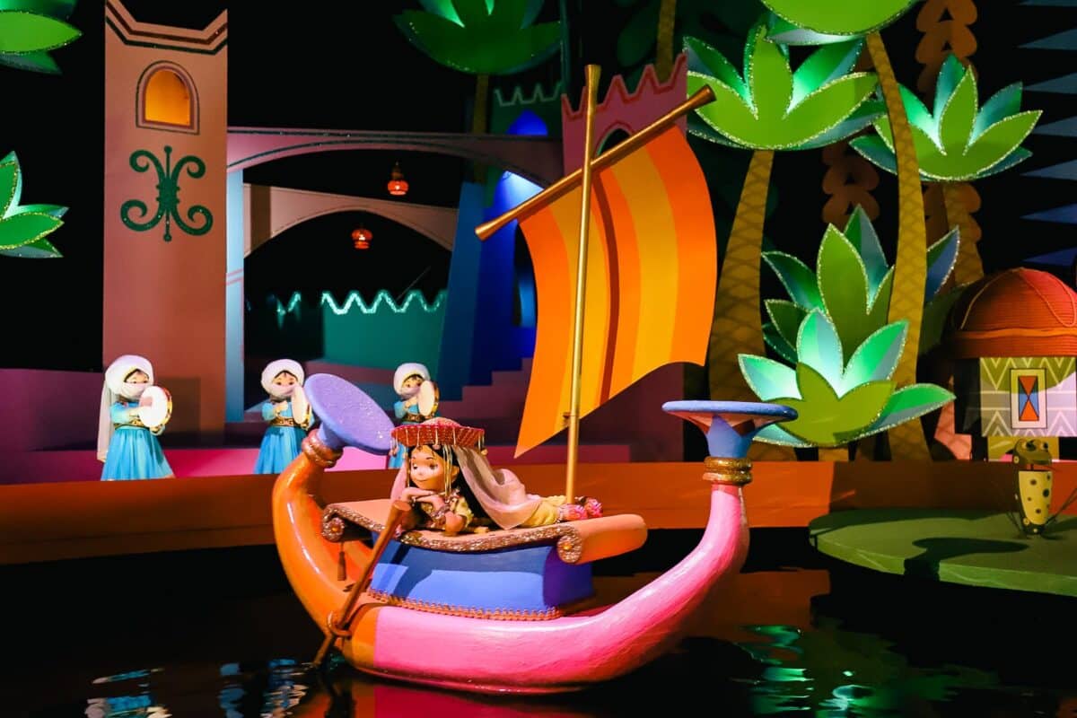 itsasmallworld 094