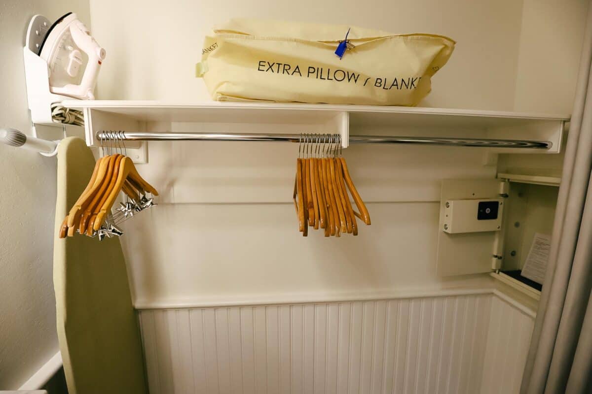 portorleansriversideroom 45
