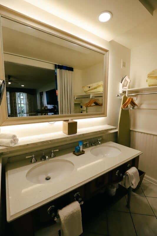 portorleansriversideroom 46