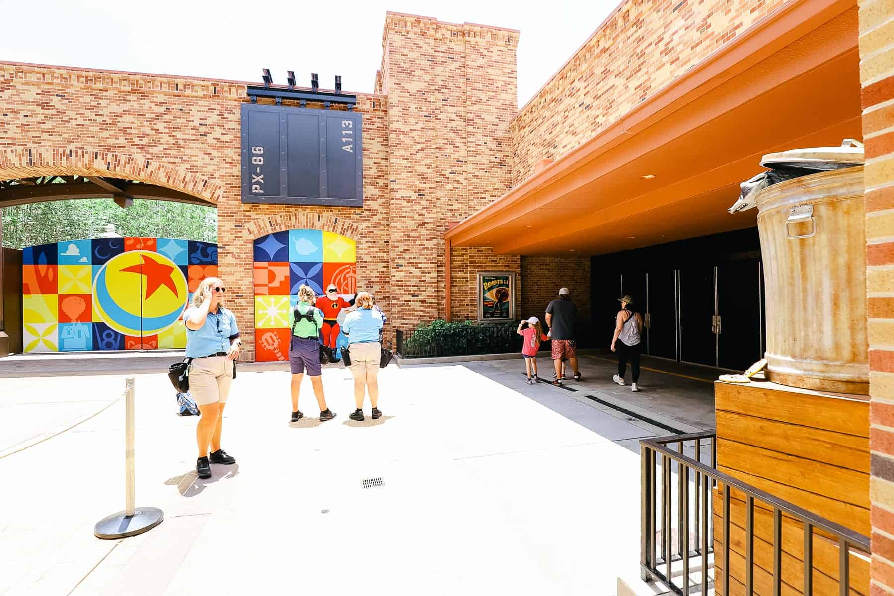 the setup of the location to meet the Incredibles in Pixar Plaza