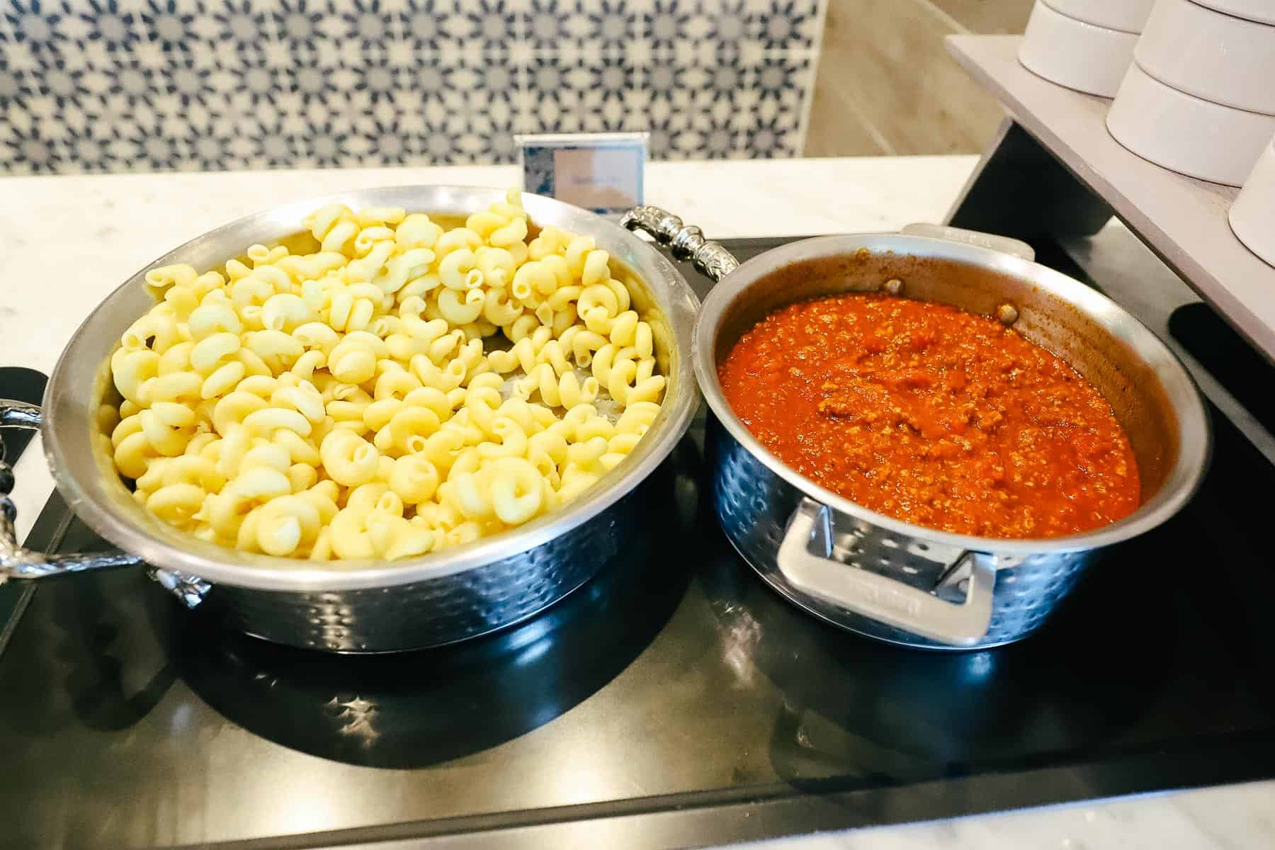 Pasta noodles and sauce 
