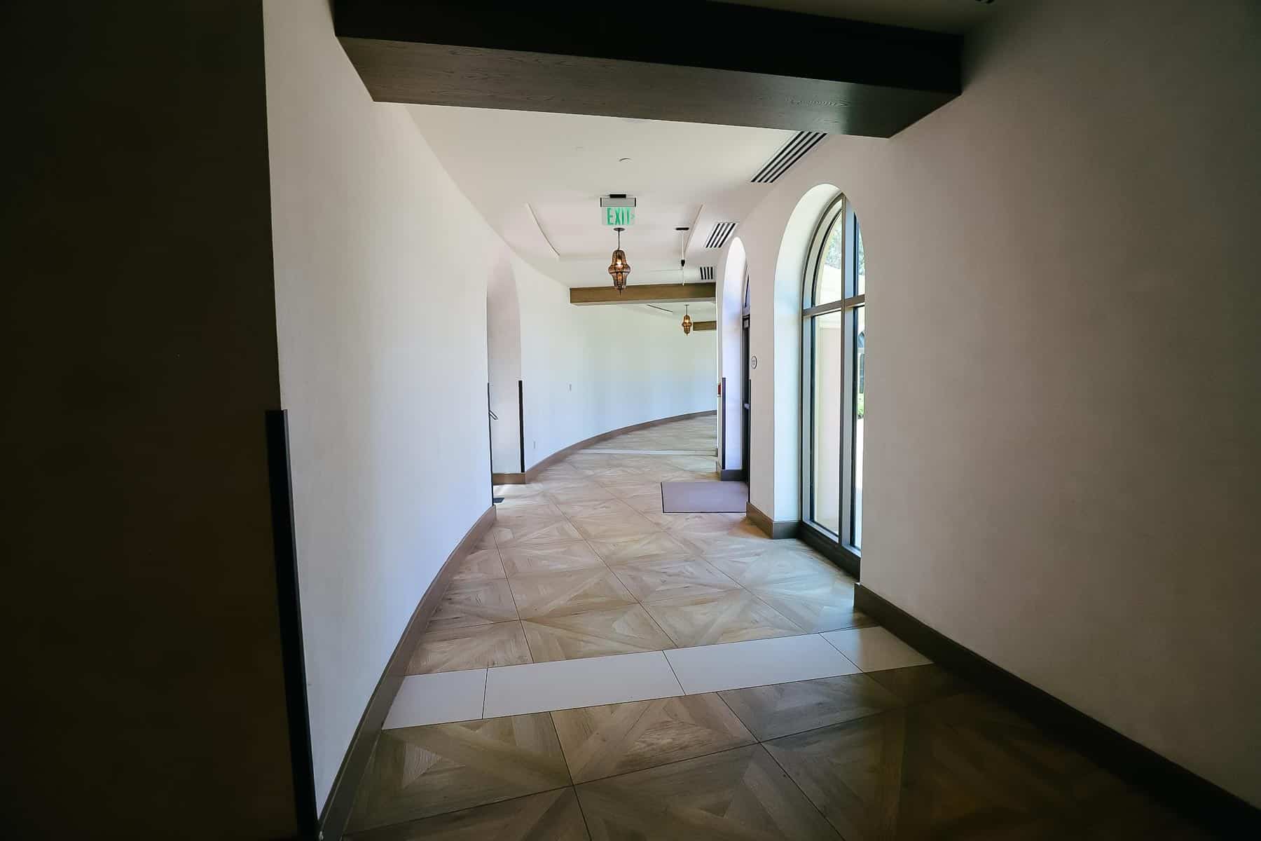 Hallway that connects Gran Destino to El Centro 