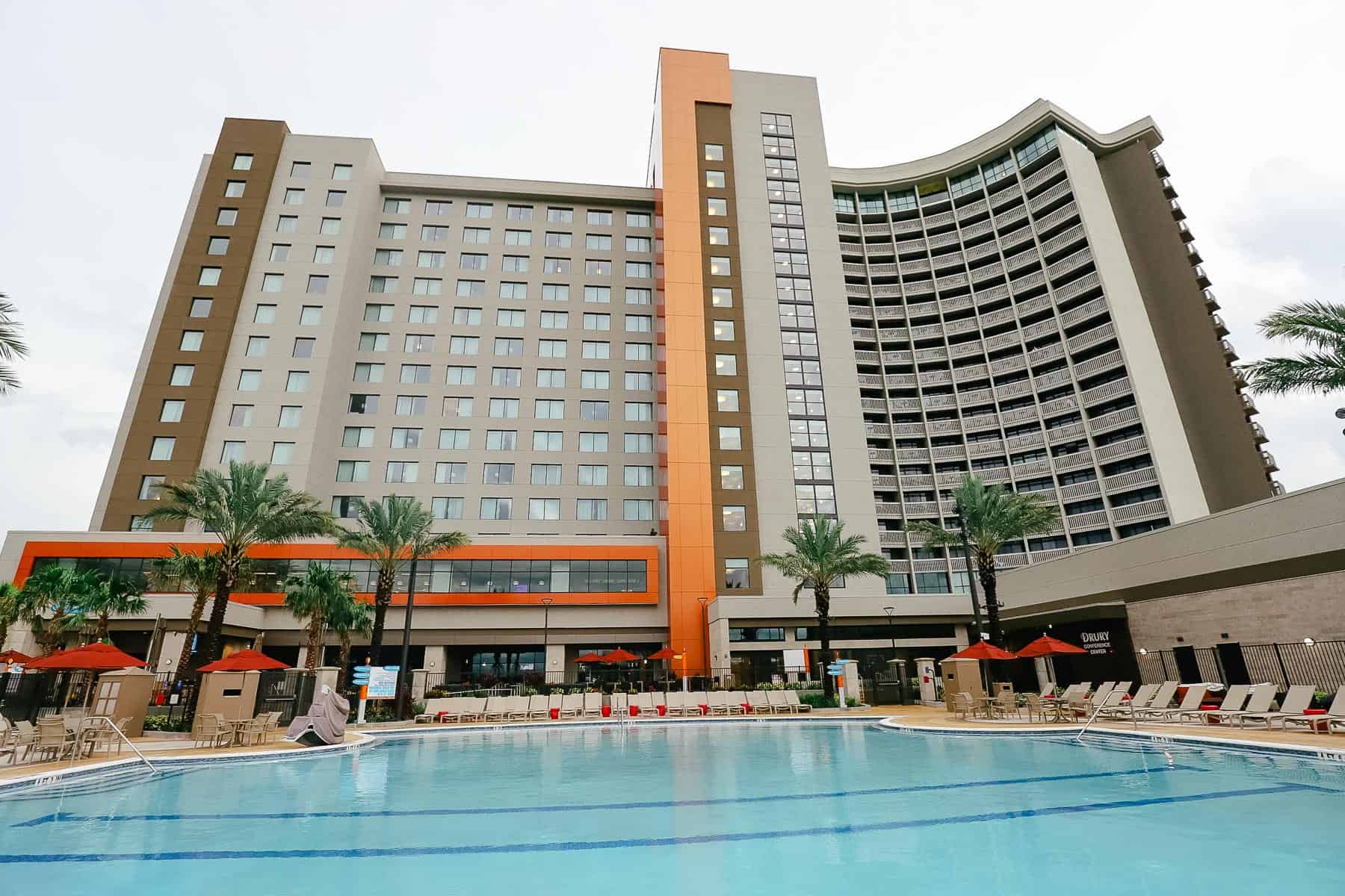 hotelsneardisneyworld 03 Pool at the Disney Springs Drury