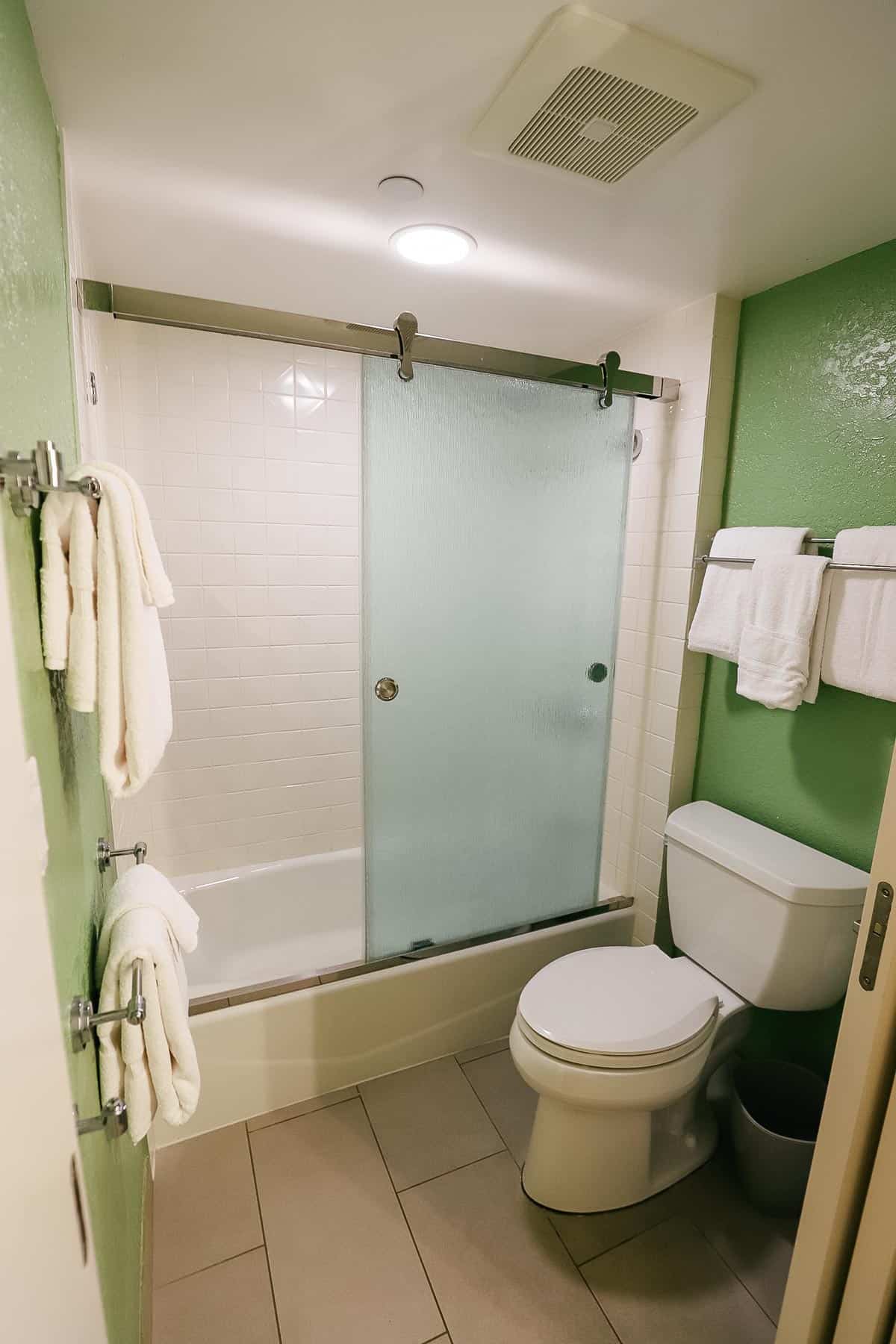 Tub and Shower area at All-Star Music 