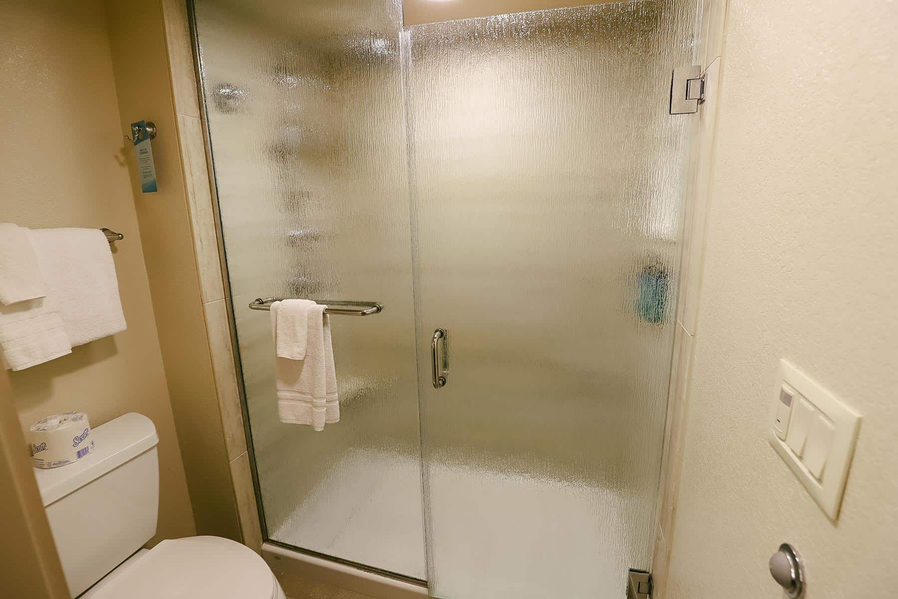 Walk-in Shower in Coronado Springs Room