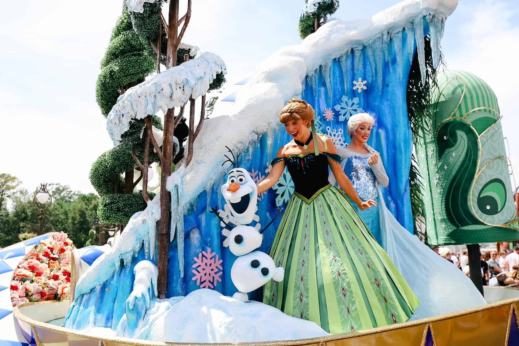 Anna and Elsa at Magic Kingdom 
