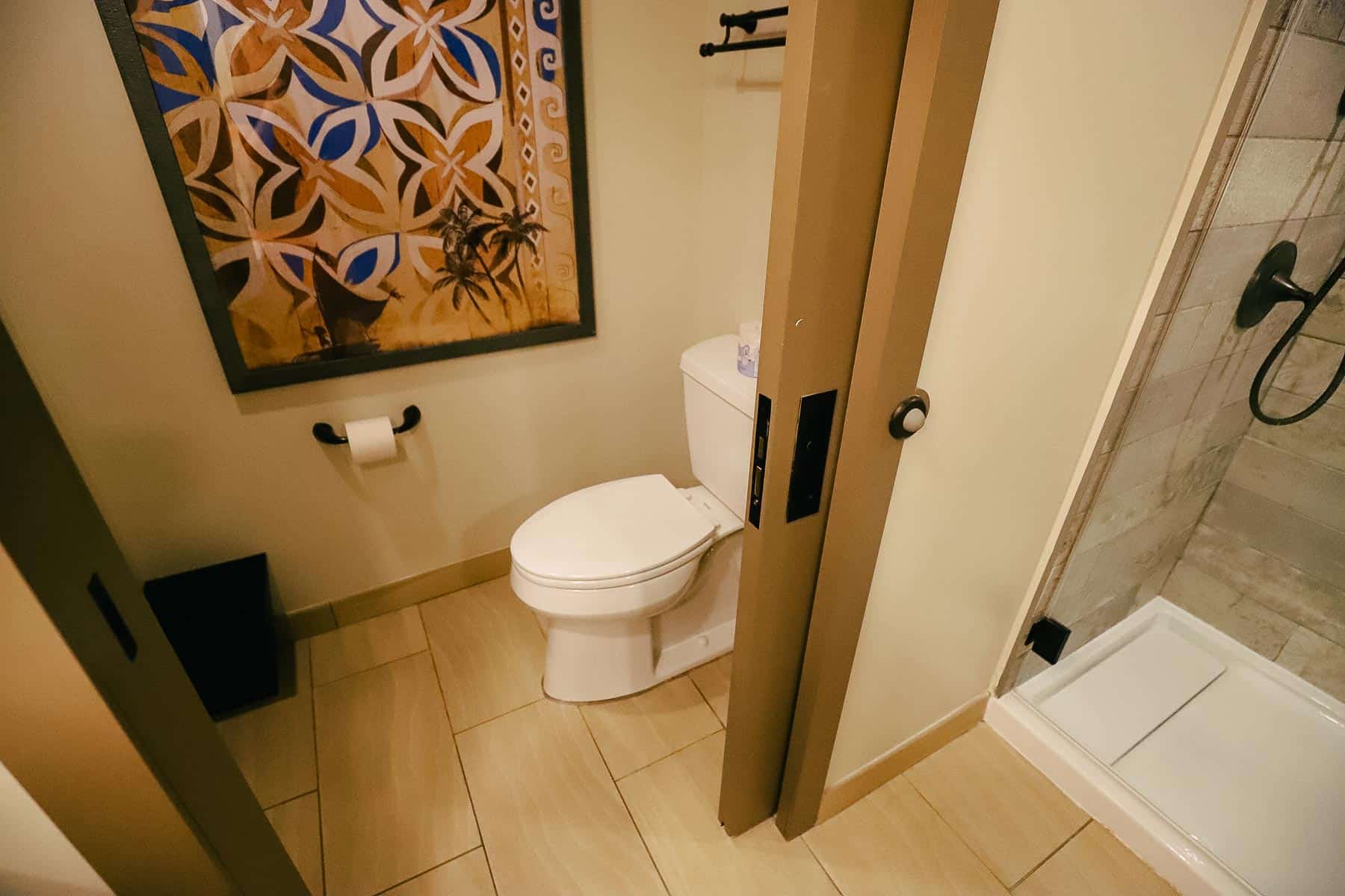 separate water closet in Moana rooms 
