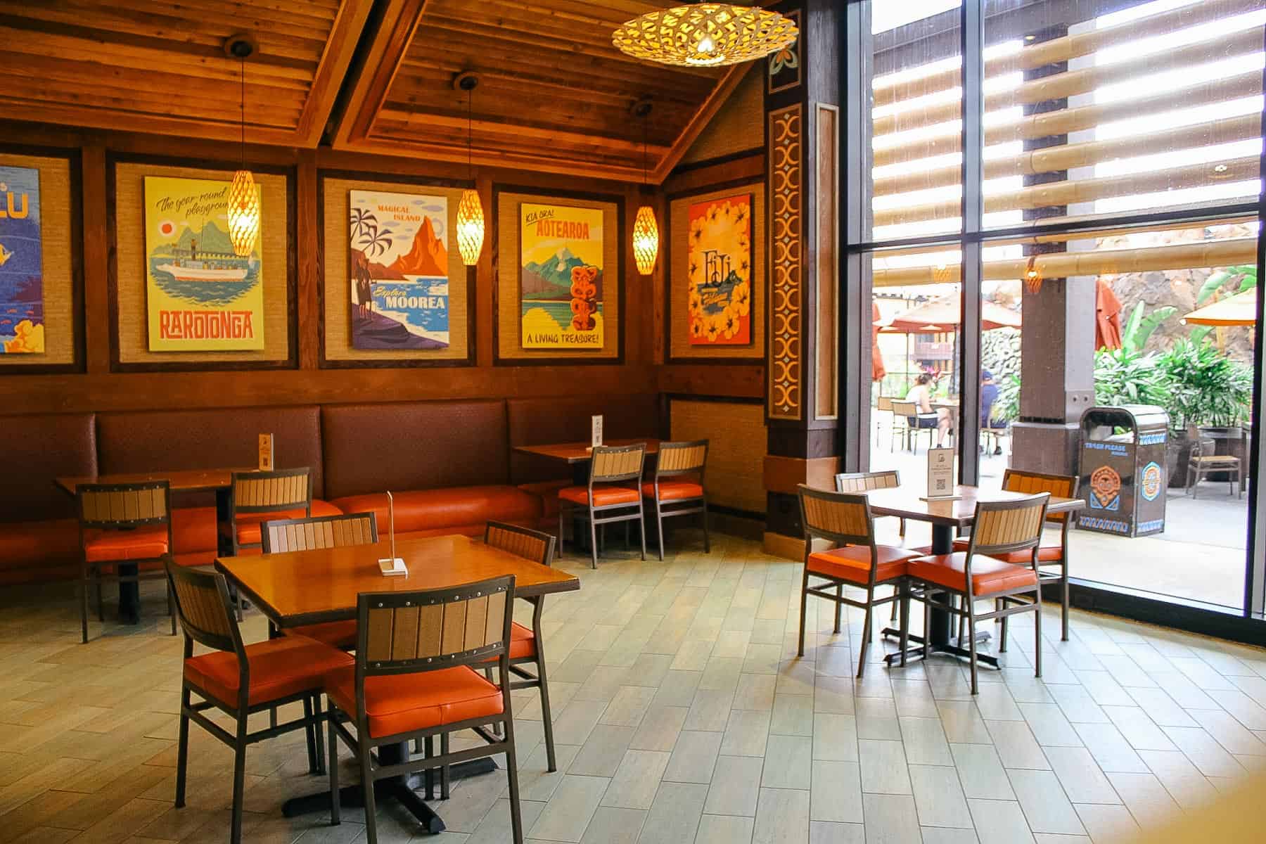 dining room in Captain Cook's