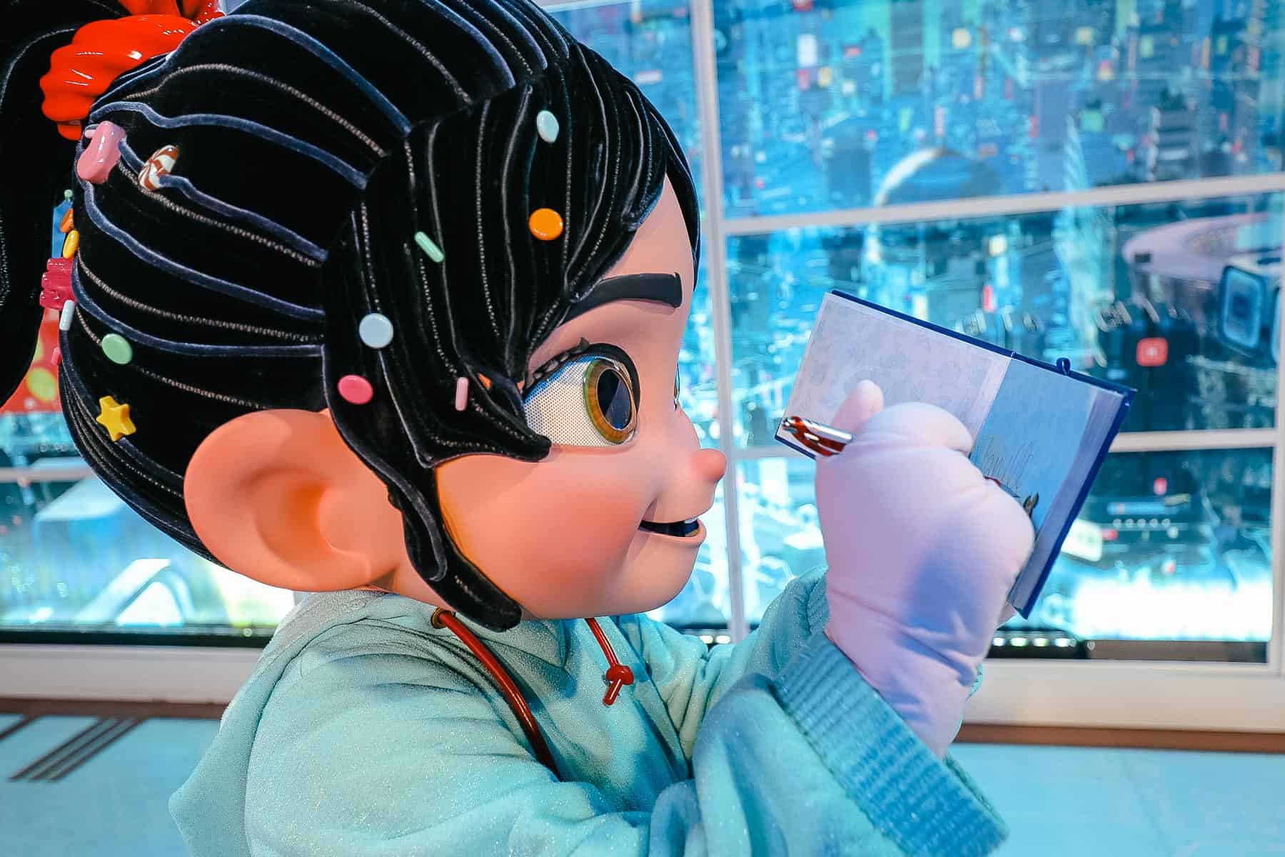 Vanellope Von Schweetz signing autograph. 