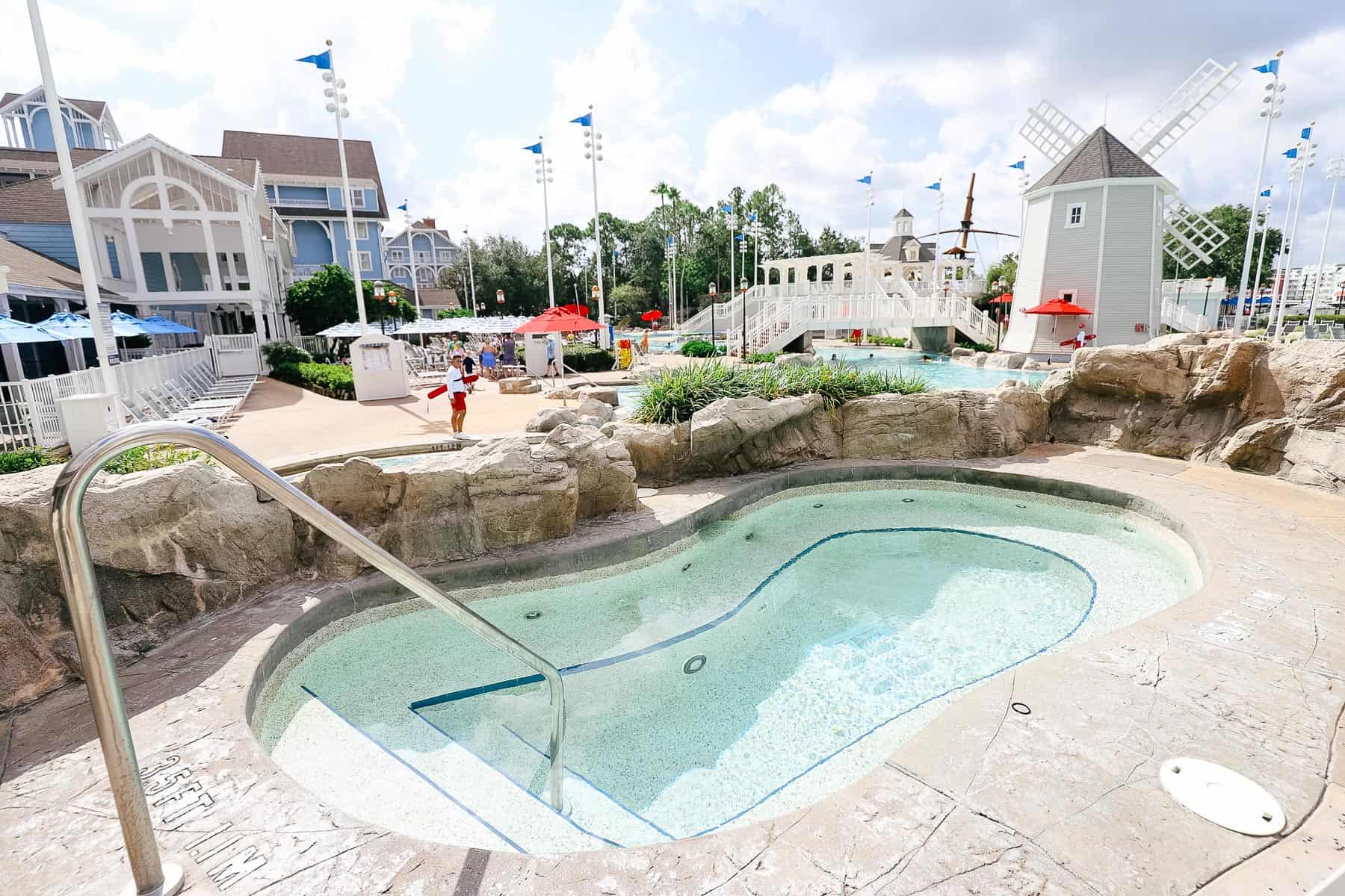 hot tub area in the pool