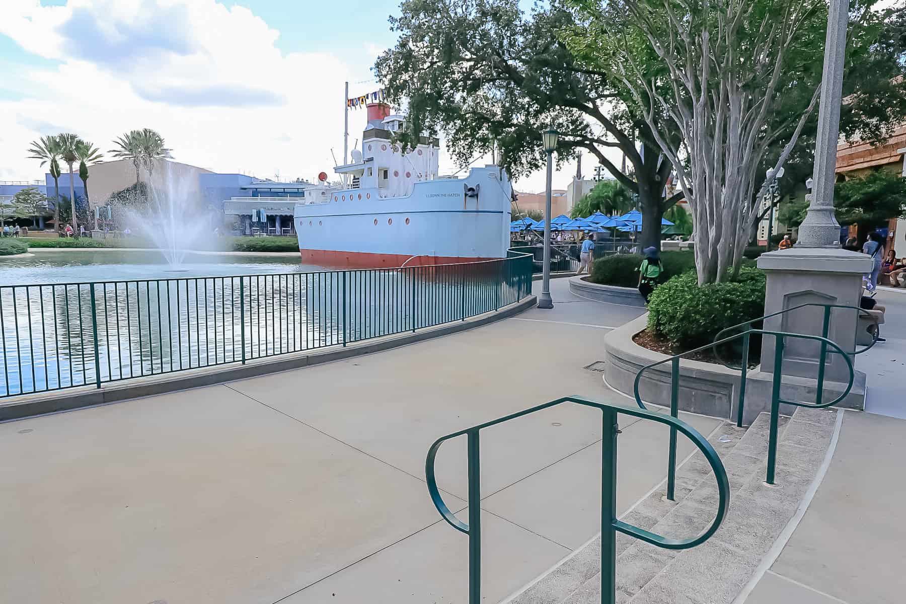 Max meet-and-greet near Echo Lake. 