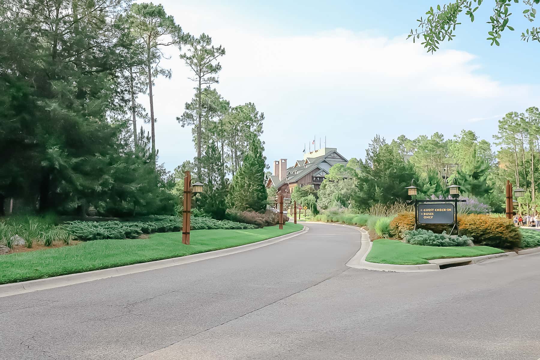 entrance to Disney's Wilderness Lodge 