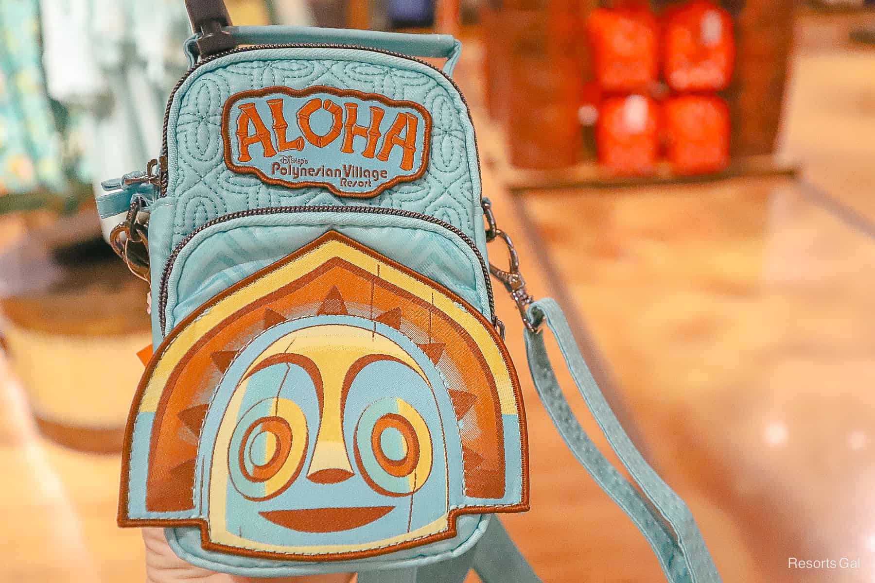the front side of the Lug bag with the Tiki statue representing Disney's Polynesian Village Resort 