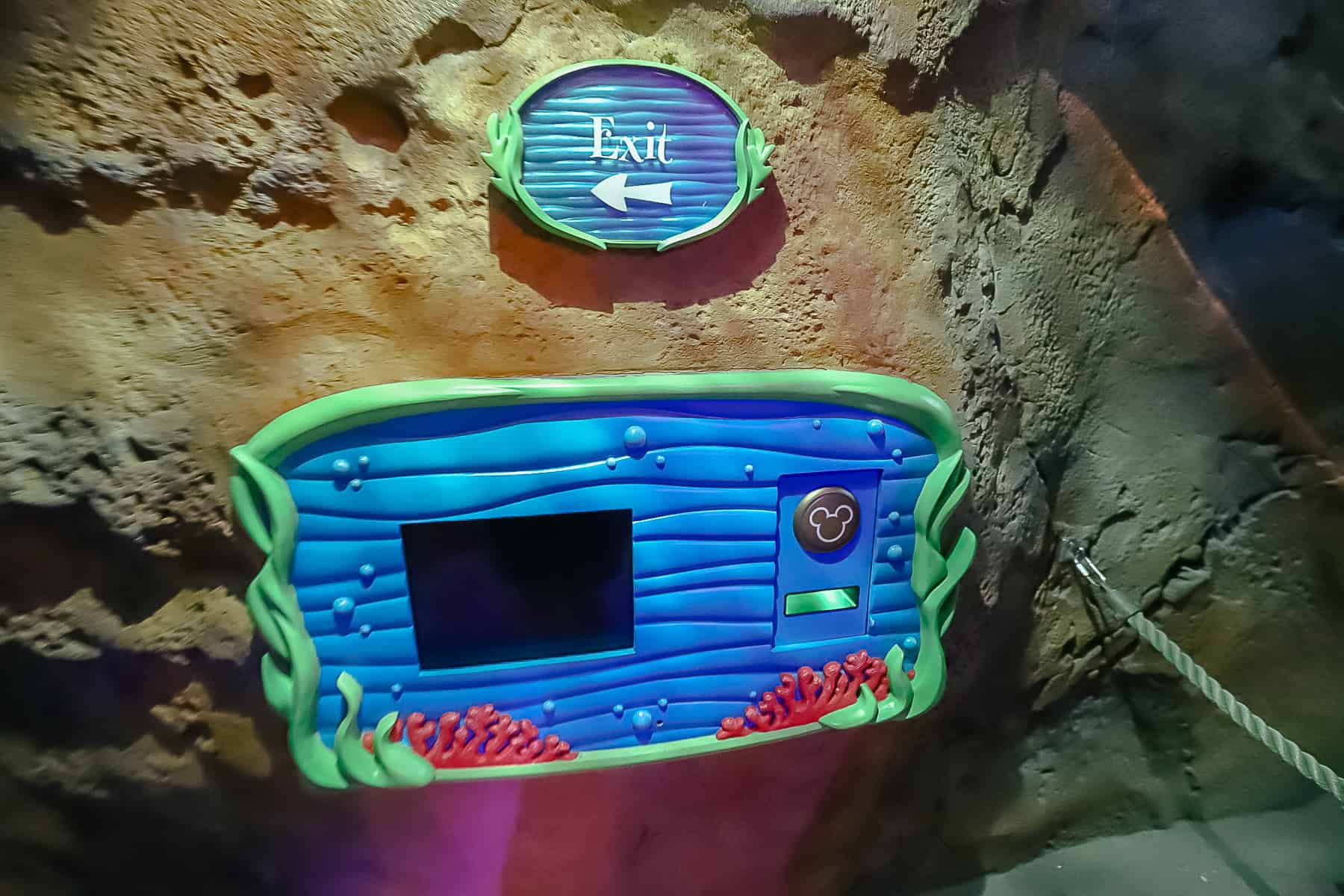 place for guests to scan their card or MagicBand for photos 