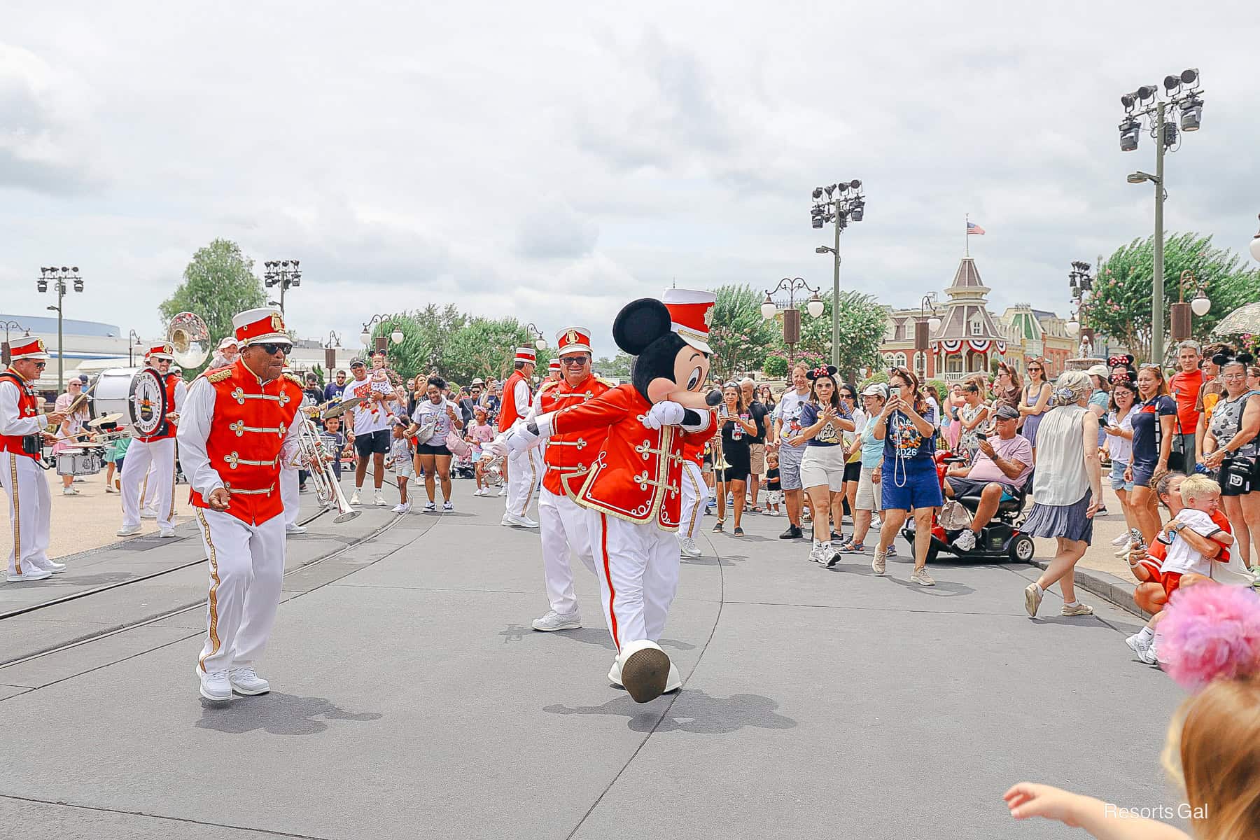 Mickey dances with the Philharmonic