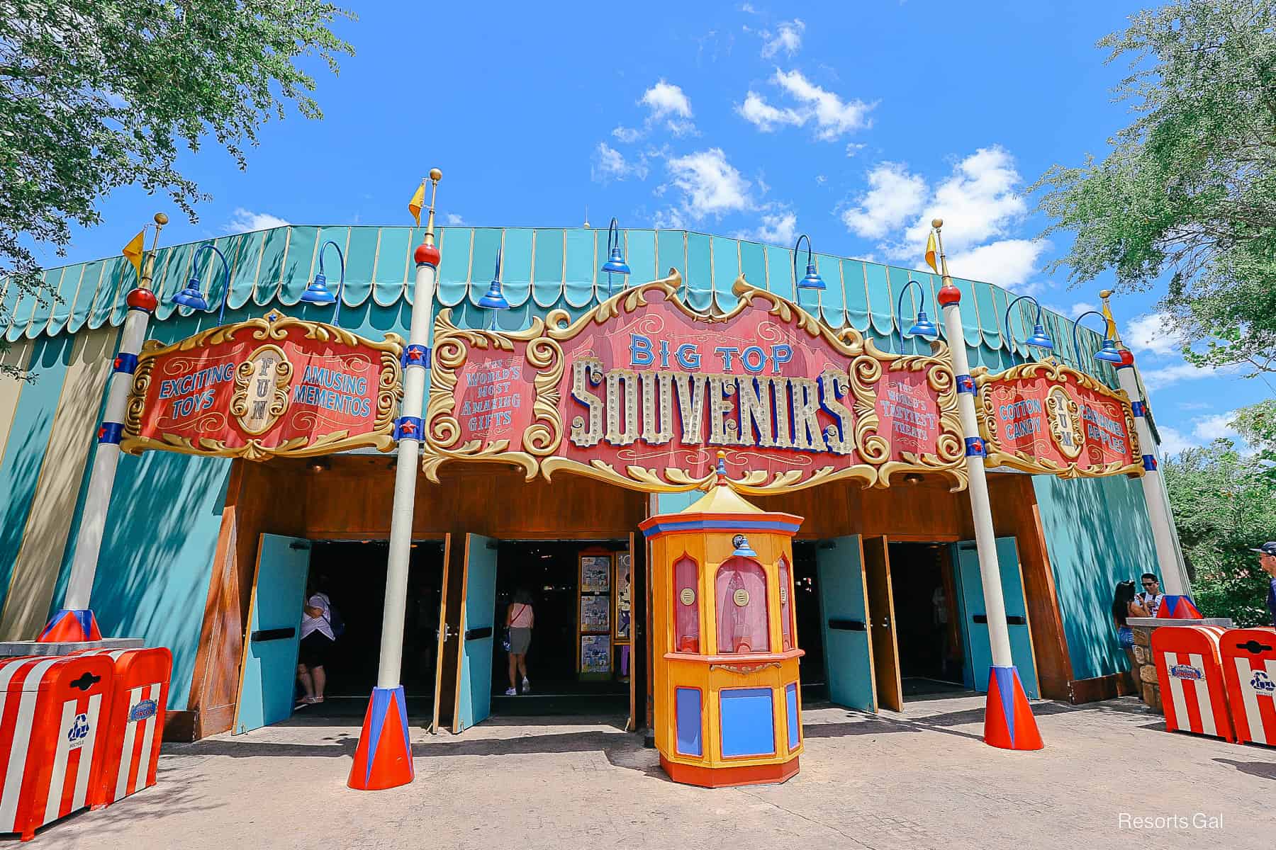 Big Top Souvenirs at Magic Kingdom Now Closed for Refurbishment