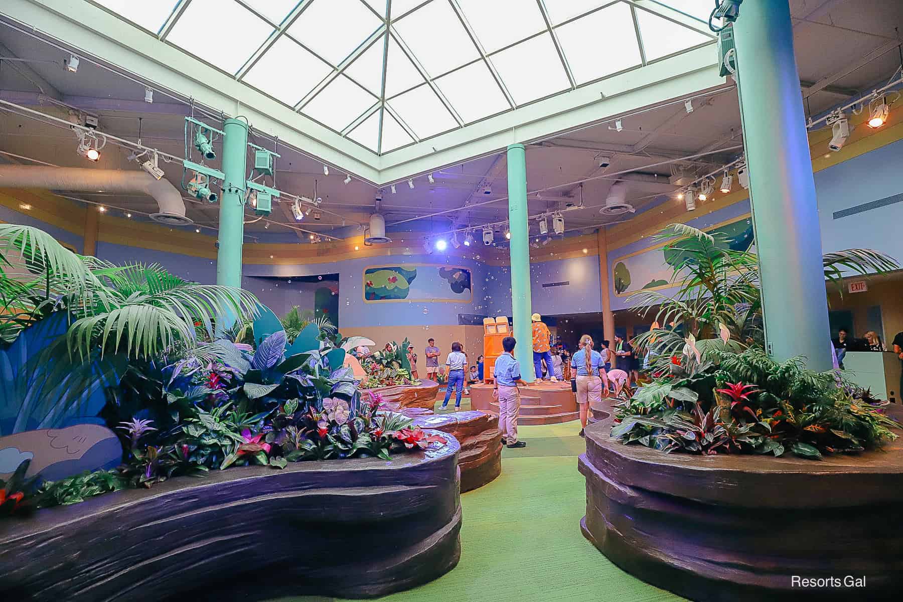 the view of the current show from the waiting area 