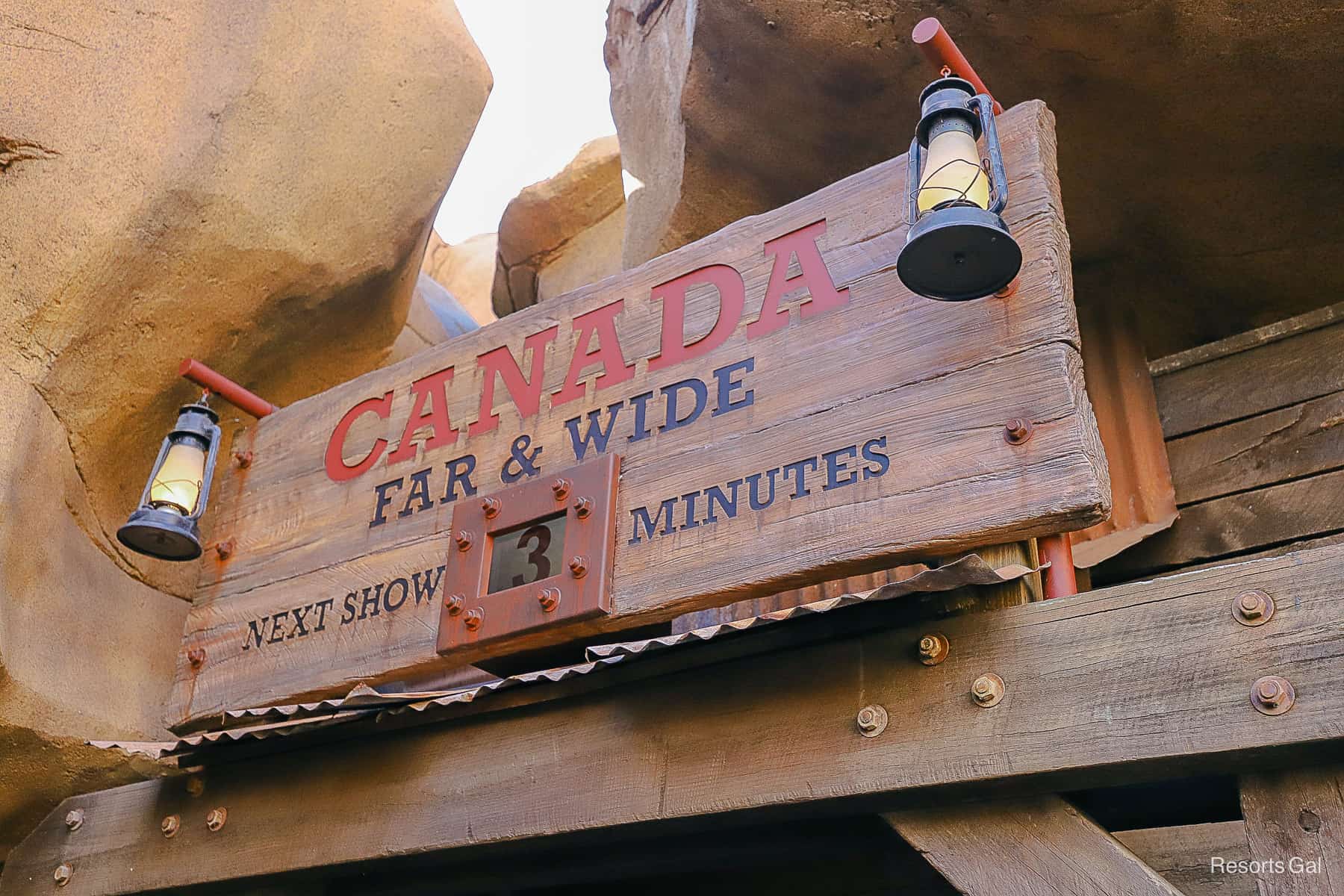 The sign for Canada Far & Wide shows the next show is 3 minutes. 