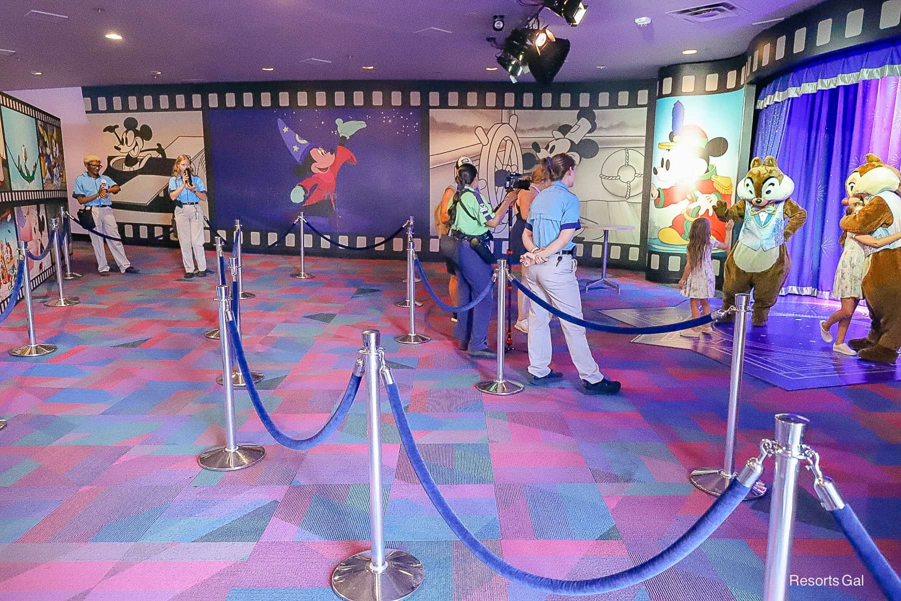 the queue for the V.I.Passholder meet-and-greet