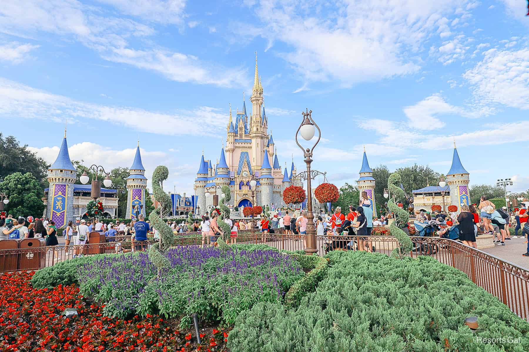 Cinderella Castle hub with holiday florals (2025)
