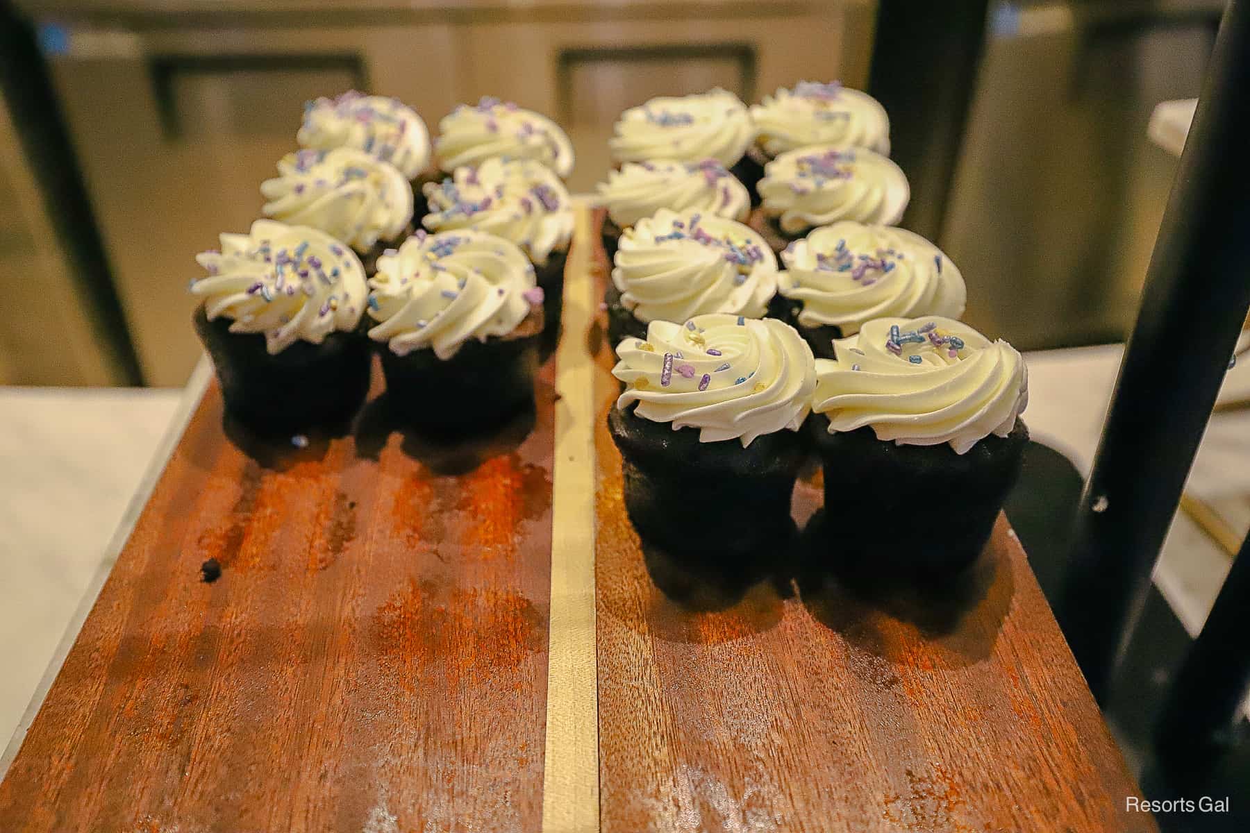 chocolate cupcakes with white icing 