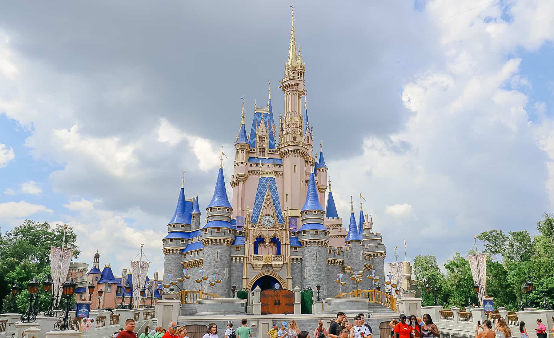 A Walk Around Cinderella Castle at Magic Kingdom (Photos and Things to Do)