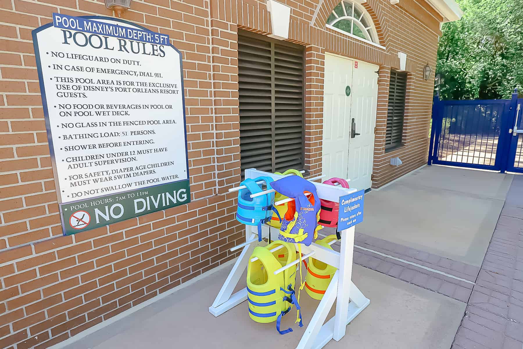 Complimentary Life Jackets at the Port Orleans Riverside Pool