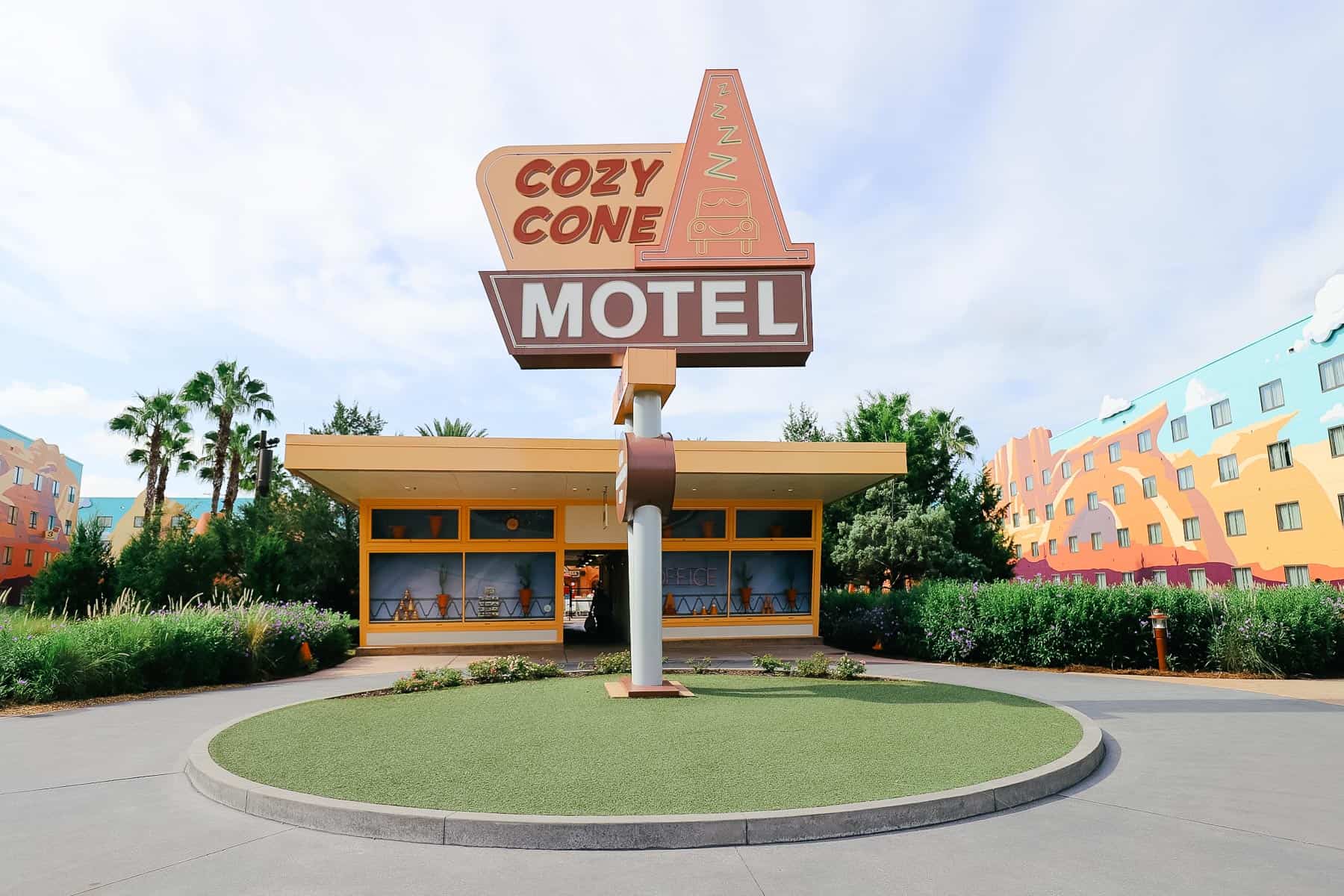 The Cozy Cone Motel Pool at Art of Animation 
