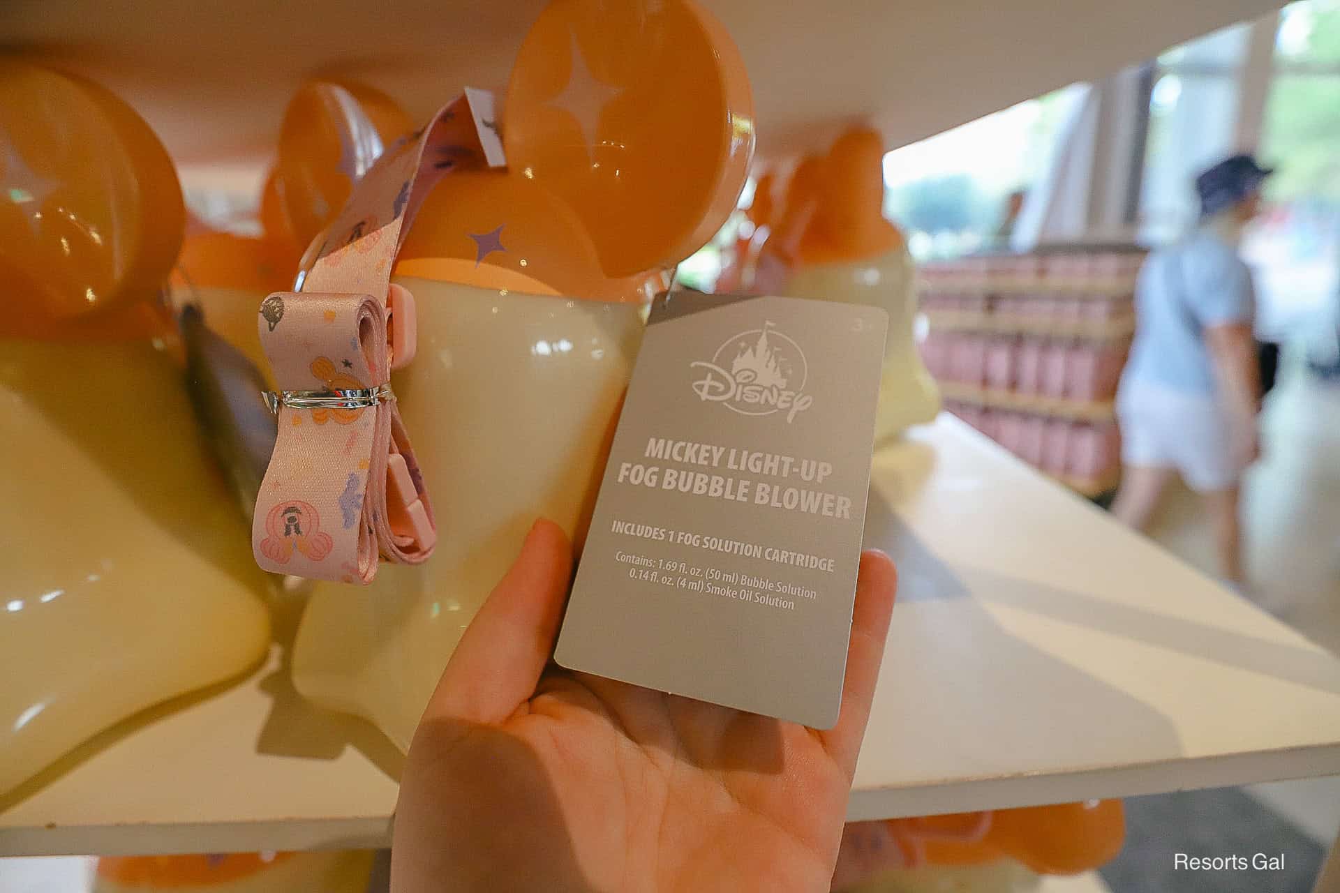 informational about what comes with the Cutie Ghost bubble blower 