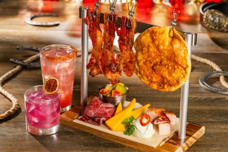 Diamond Horseshoe Pop Up Dining