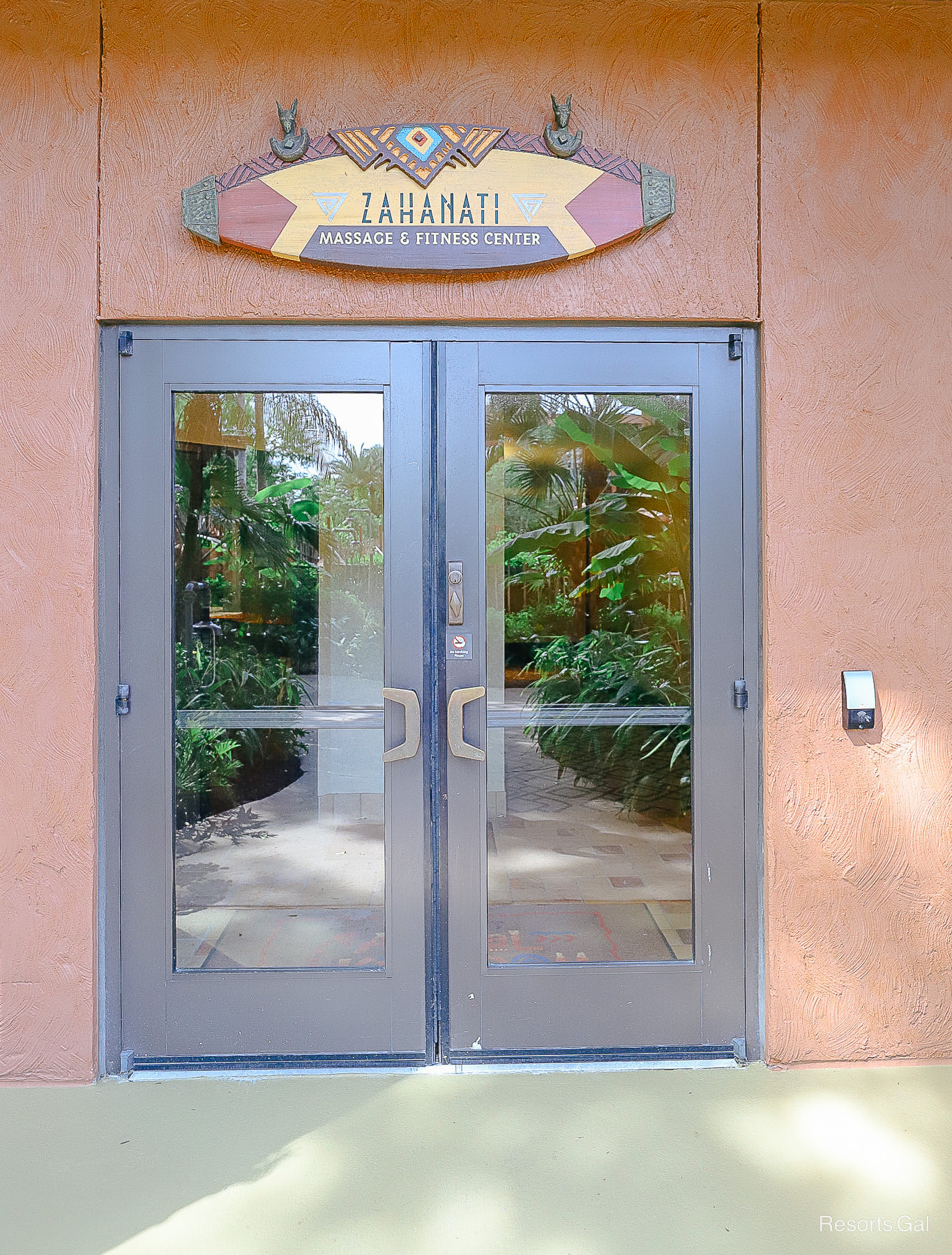 pool entrance to the Zahanati Massage and Fitness Center 