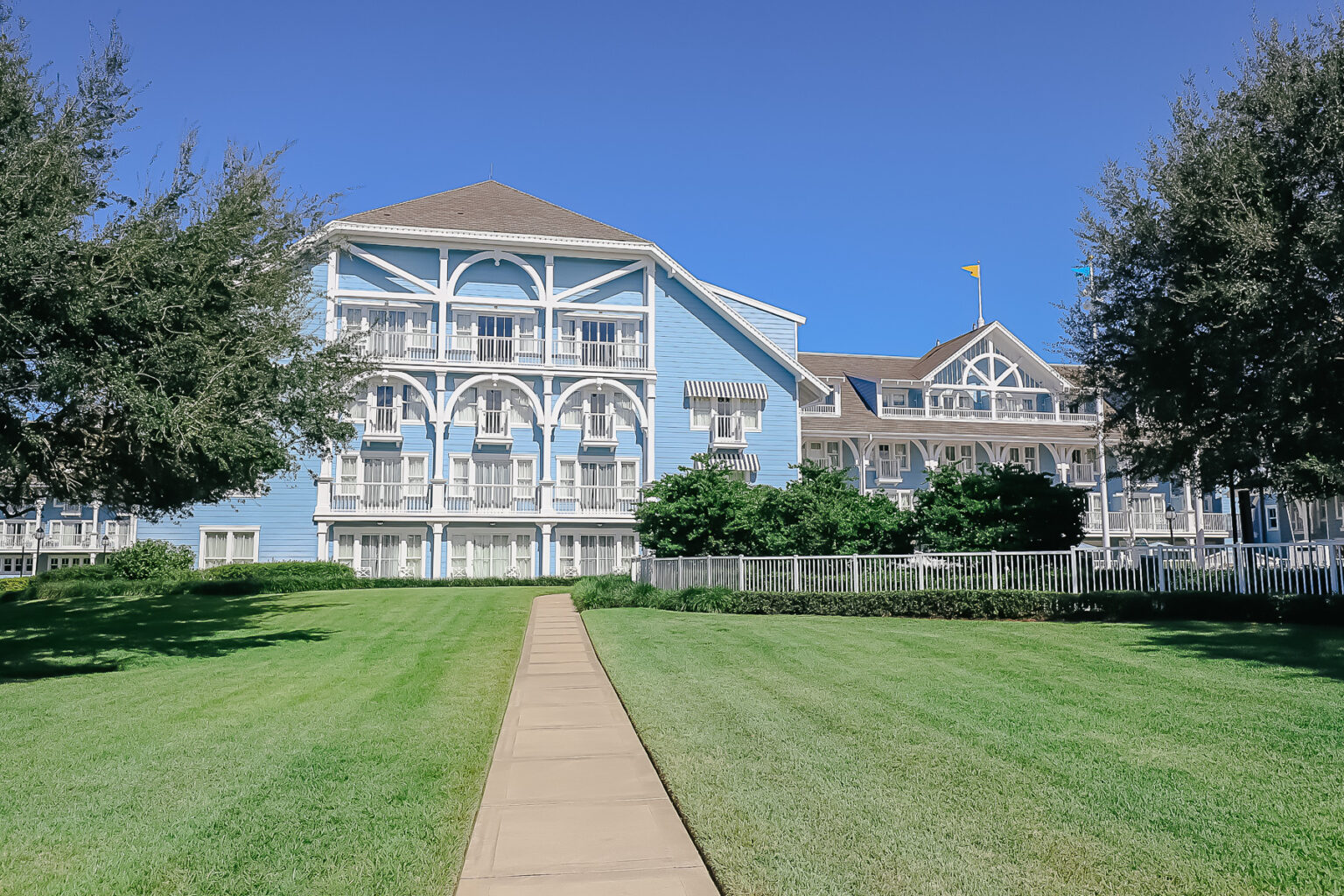 disney-s-beach-club-resort-s-bus-system-schedule-stops-and-average